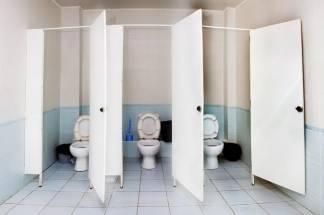 Снимать на сотовый школьные туалеты предложили в МОН