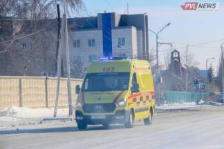 Стабильно тяжелое: медики рассказали о состоянии упавшей с балкона жительницы Экибастуза
