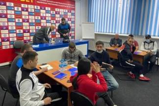 В Павлодаре впервые прошел семинар для футбольных тренеров