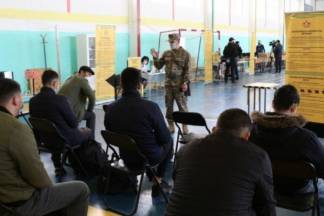 В Атырау призывают в армию через SMS