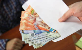 Житель Павлодара заплатит 277 тысяч тенге штрафа за взяточничество